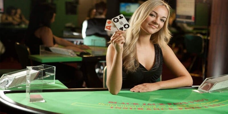 Live casino cùng dealer chuyên nghiệp